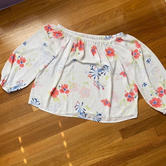 GAP women’s shirt - worn 1X!! - Picture 2 of 7